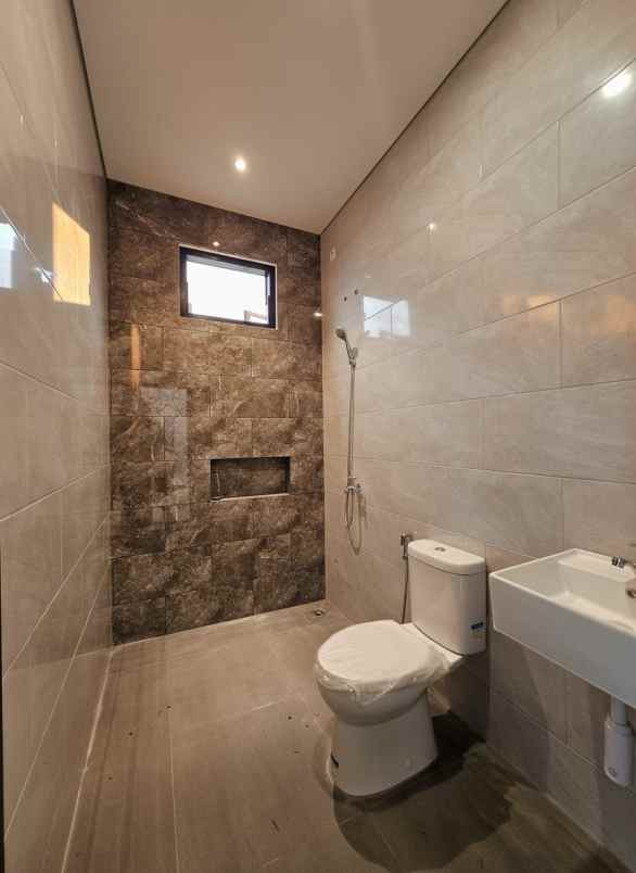 dijual rumah rawamangun jaktim