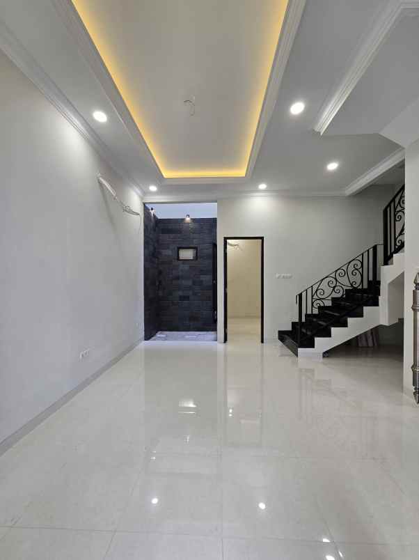 dijual rumah rawamangun jaktim