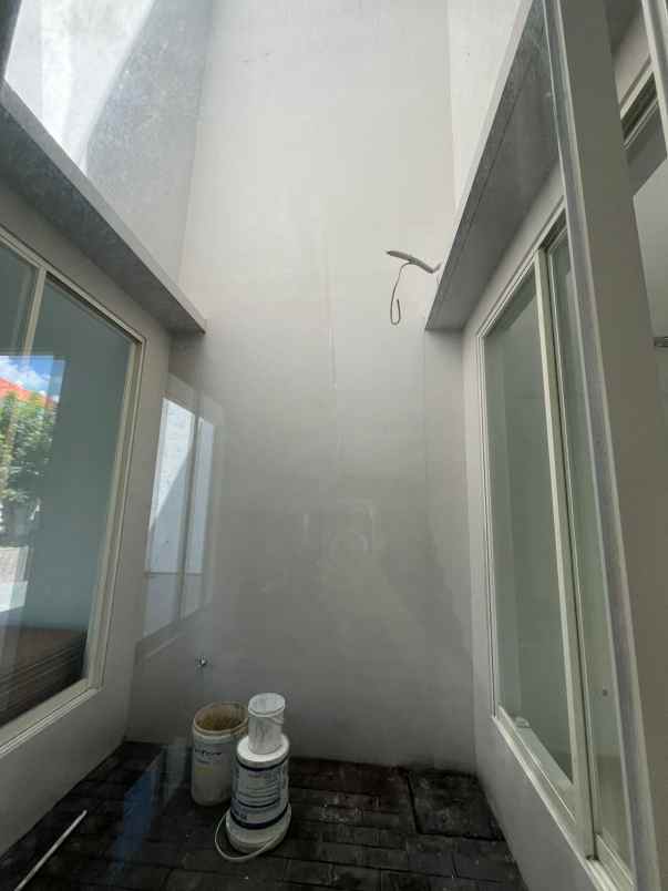 dijual rumah regency 21