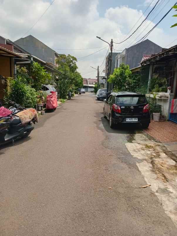 dijual rumah regency melati mas