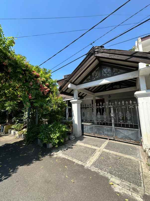 dijual rumah rungkut asri