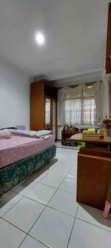 dijual rumah sariasih