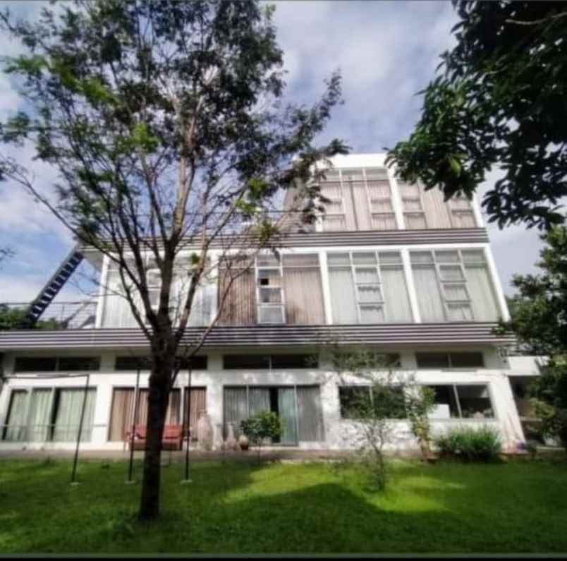 dijual rumah sariwangi