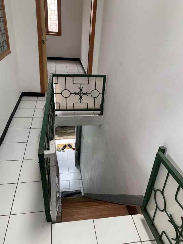 dijual rumah sariwangi