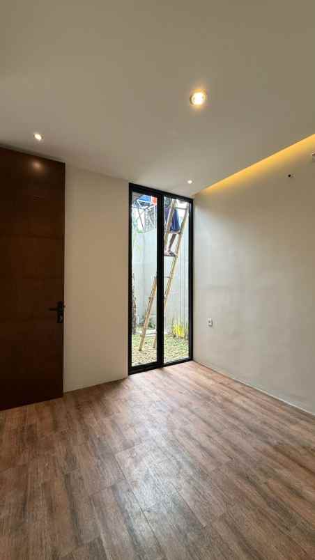 dijual rumah sayegan