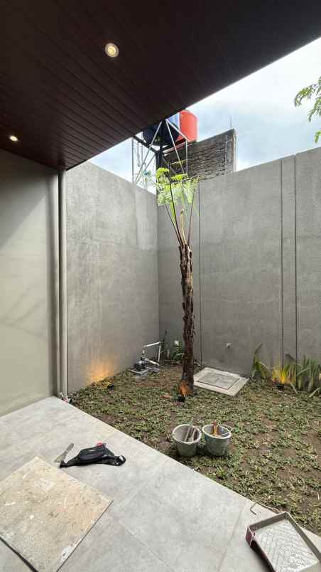dijual rumah sayegan