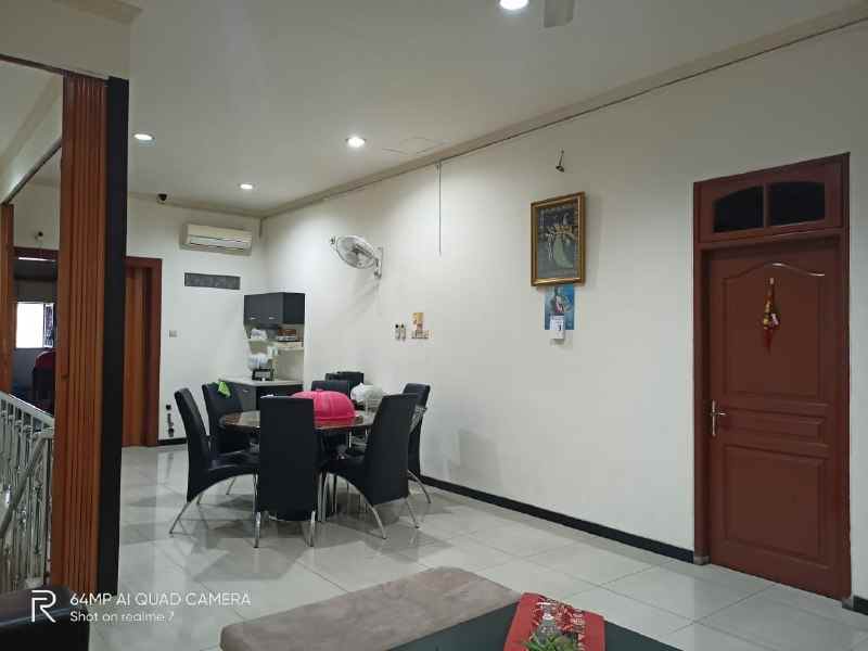 dijual rumah second mewah manyar kertoarjo surabaya
