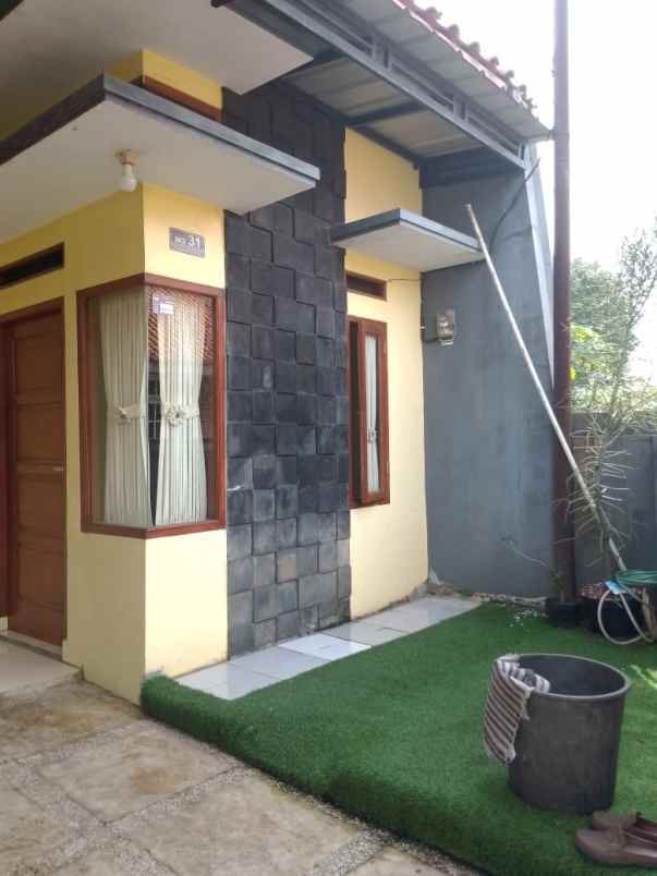 dijual rumah secondary strategis di pancoran mas depok