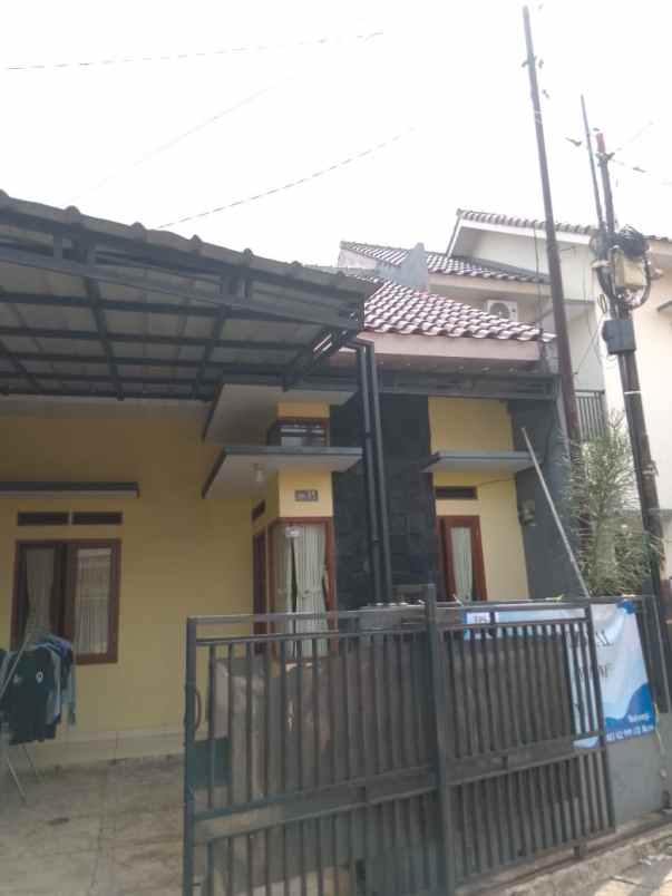 dijual rumah secondary strategis di pancoran mas depok