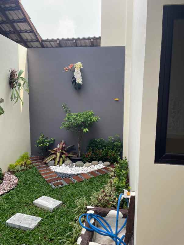 dijual rumah selangkah ke lrt cikunir 2