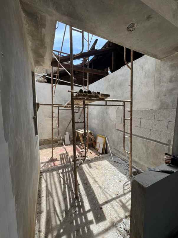 dijual rumah selangkah ke lrt cikunir 2