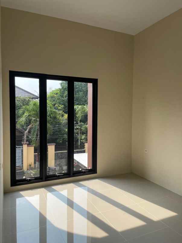 dijual rumah selangkah ke lrt cikunir 2