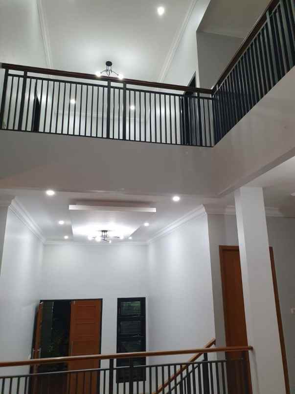 dijual rumah setiabudi regency