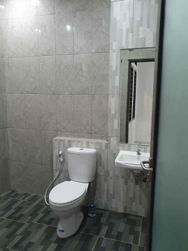 dijual rumah setiabudi regency