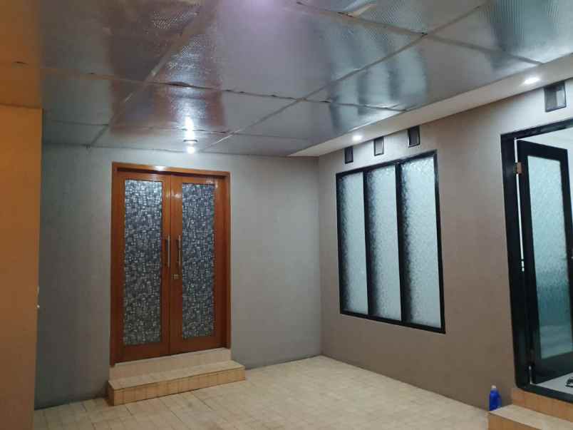 dijual rumah setiabudi regency