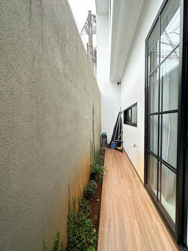 dijual rumah setu