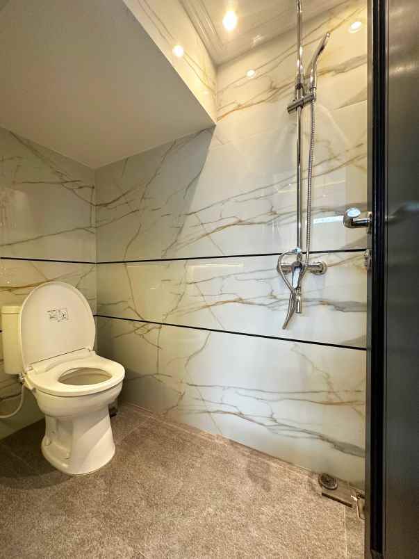 dijual rumah setu