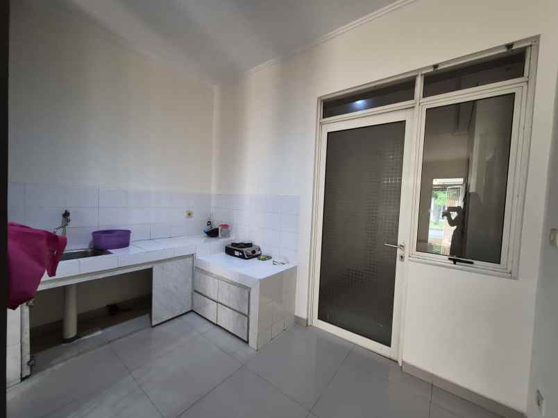 dijual rumah siap huni cluster indira suvarna sutera