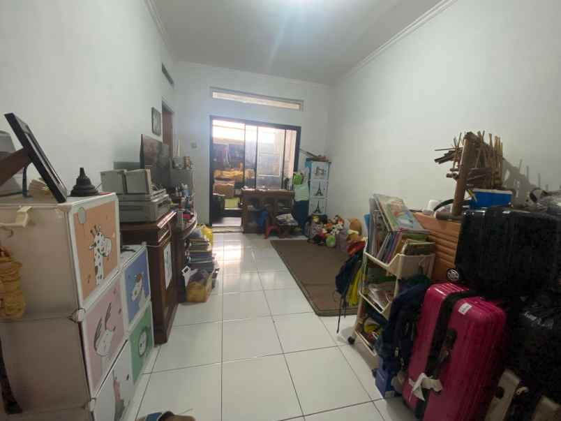 dijual rumah siap huni di komplek dekat cipageran