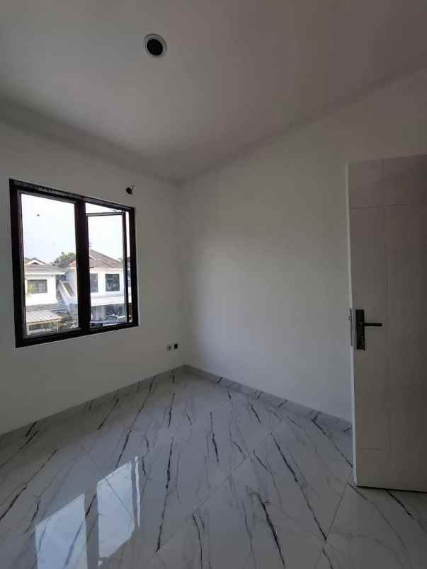 dijual rumah siap huni di kota wisata