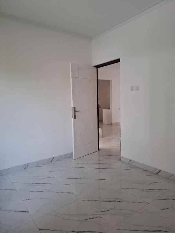 dijual rumah siap huni di kota wisata