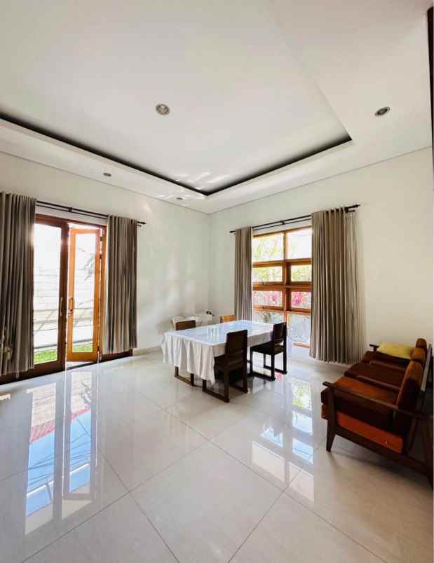 dijual rumah situsari cijagra buahbatu