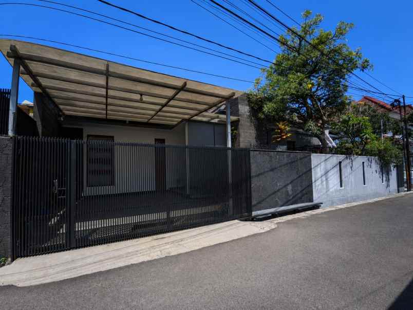 dijual rumah situsari cijagra buahbatu