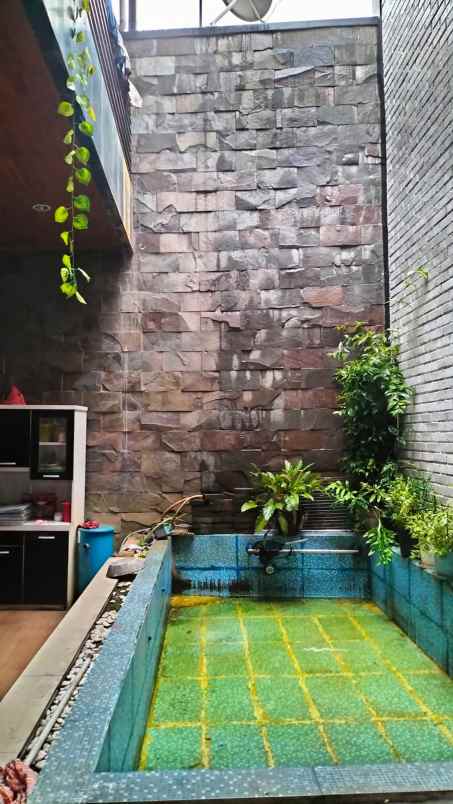 dijual rumah soekarno hatta