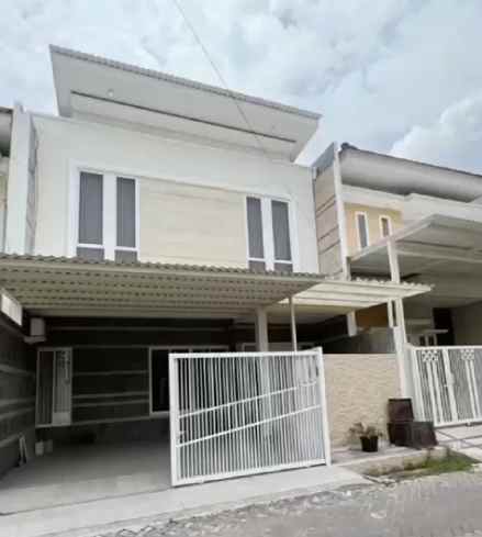 dijual rumah sutorejo