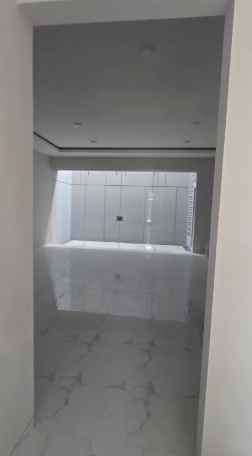 dijual rumah sutorejo