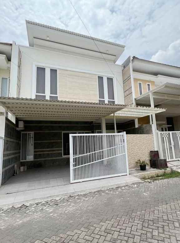 dijual rumah sutorejo utara