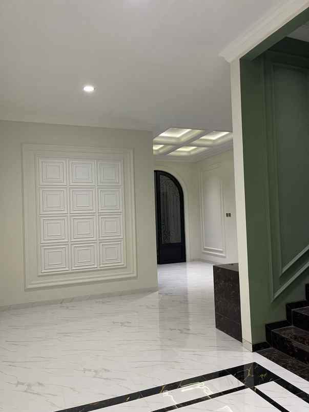 dijual rumah tajem