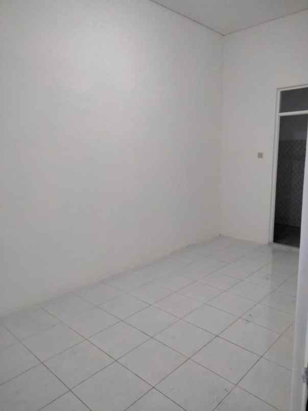dijual rumah taman