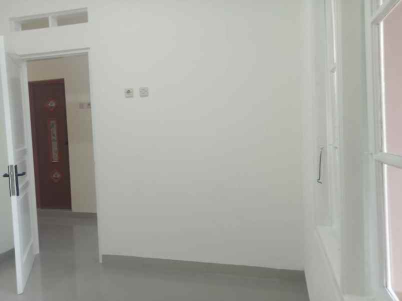 dijual rumah taman harapan baru