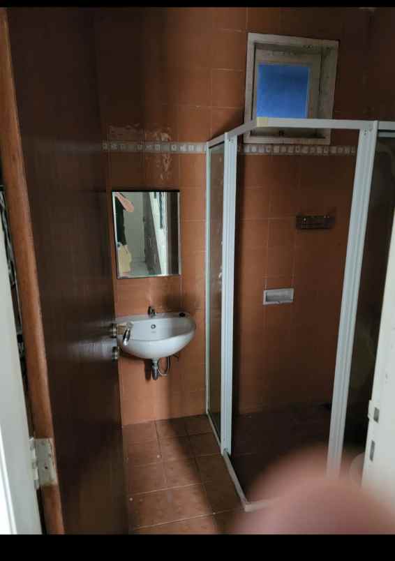 dijual rumah telaga golf depok