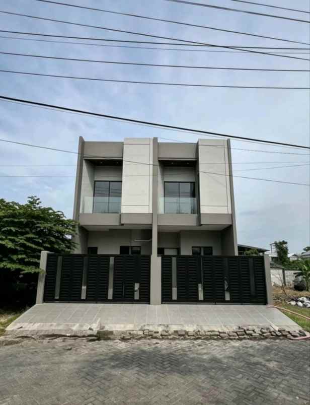 dijual rumah tenggilis mejoyo