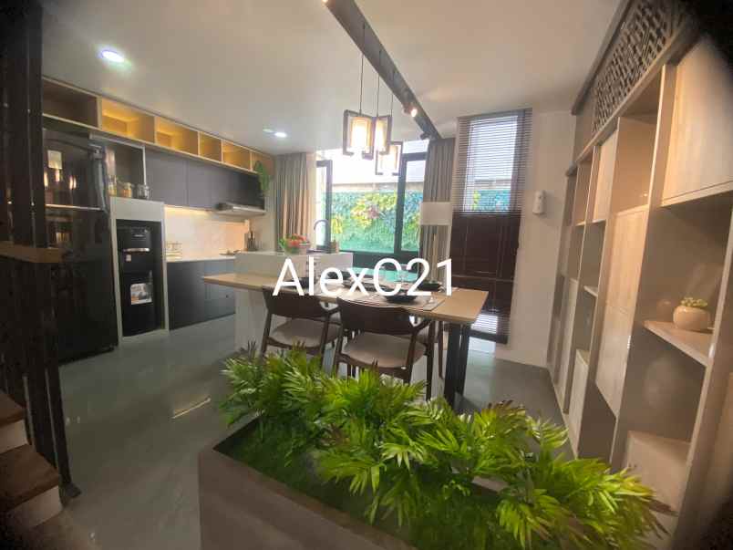 dijual rumah town house di mampang prapatan