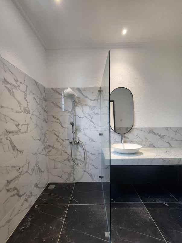 dijual rumah villa delima lebak bulus