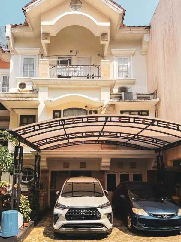 dijual rumah villa jatibening tol