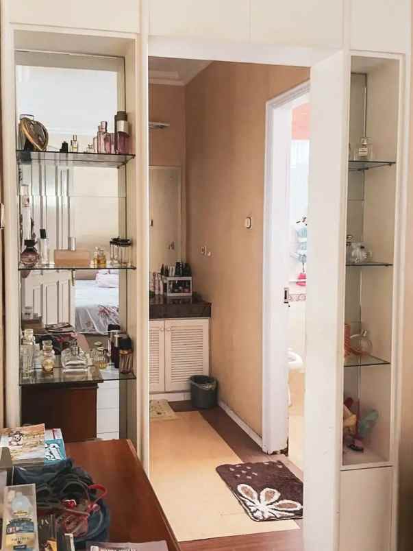 dijual rumah villa jatibening tol