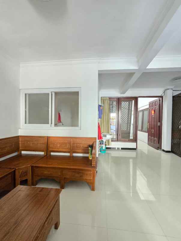 dijual rumah villa kalijudan
