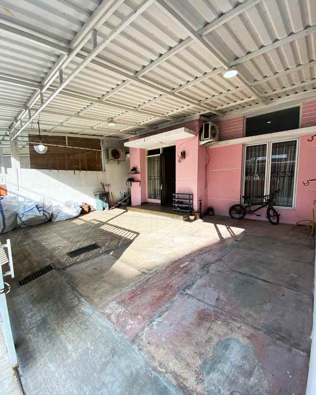 dijual rumah villa melati mas