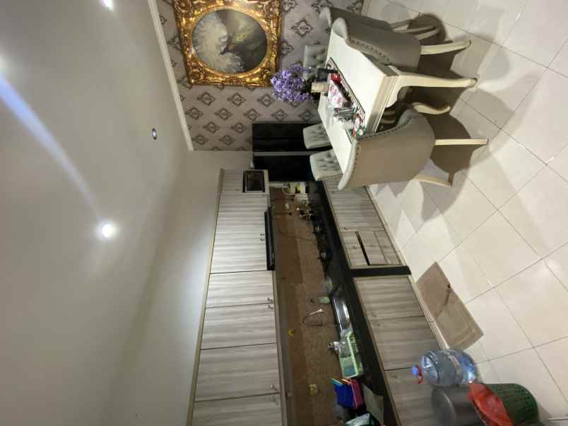 dijual rumah villa melati mas