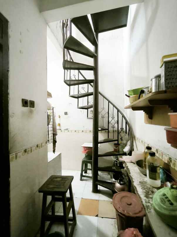 dijual rumah wisma permai