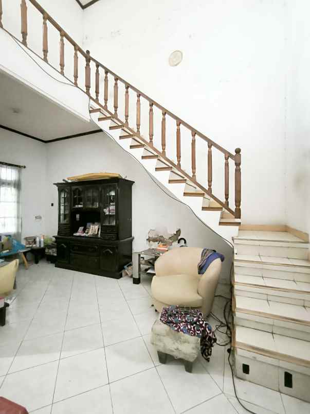 dijual rumah wisma permai