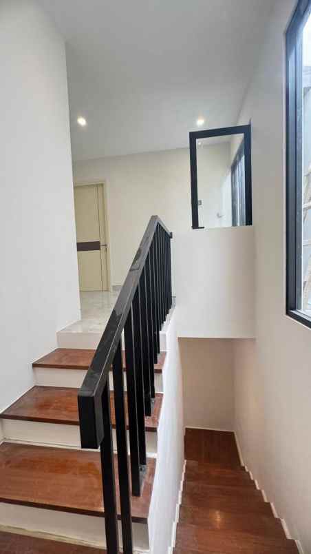 dijual rumah woodland citraland