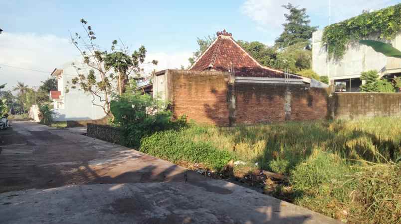 dijual tanah gg teratai no 16a