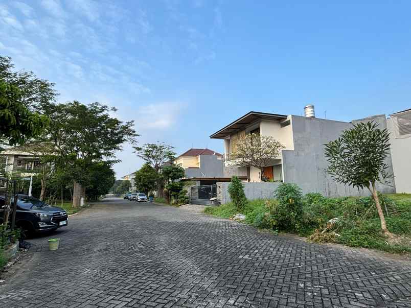 dijual tanah jalan bukit telaga golf