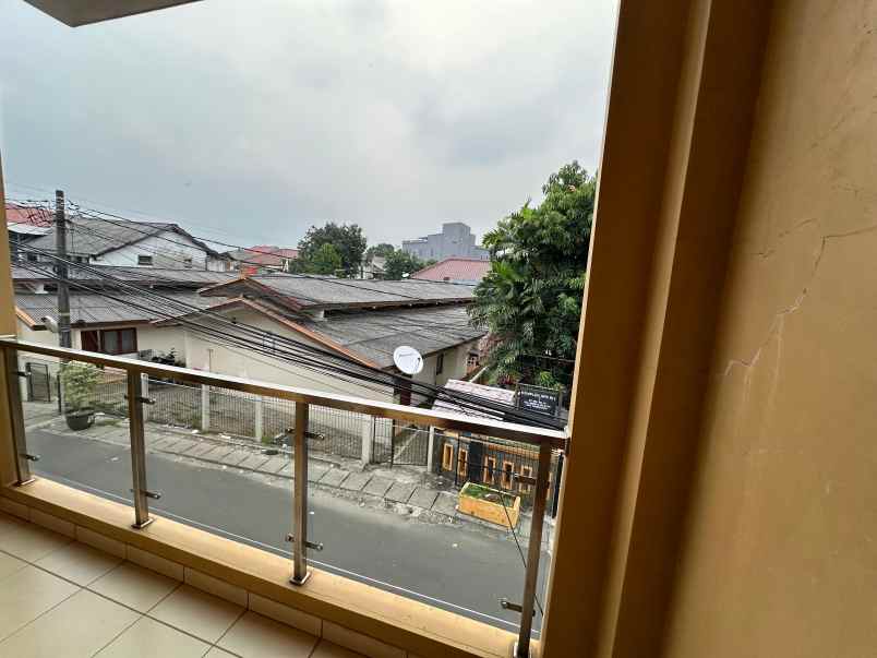 dijual tanah jalan merin meruya selatan