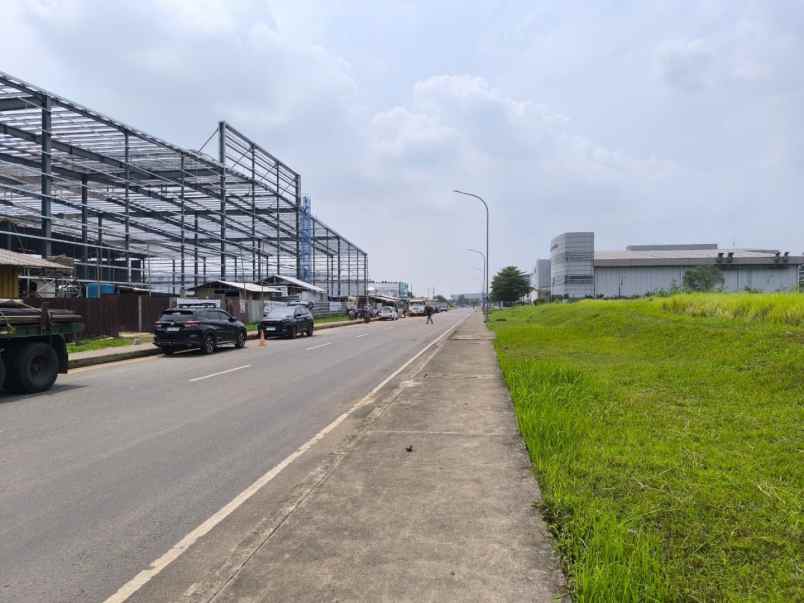 dijual tanah kawasan industri mm2100